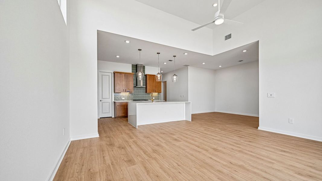 Spacious, unfurnished interior of a new home in The Enclave at Bar W Ranch, Leander (Image 29).