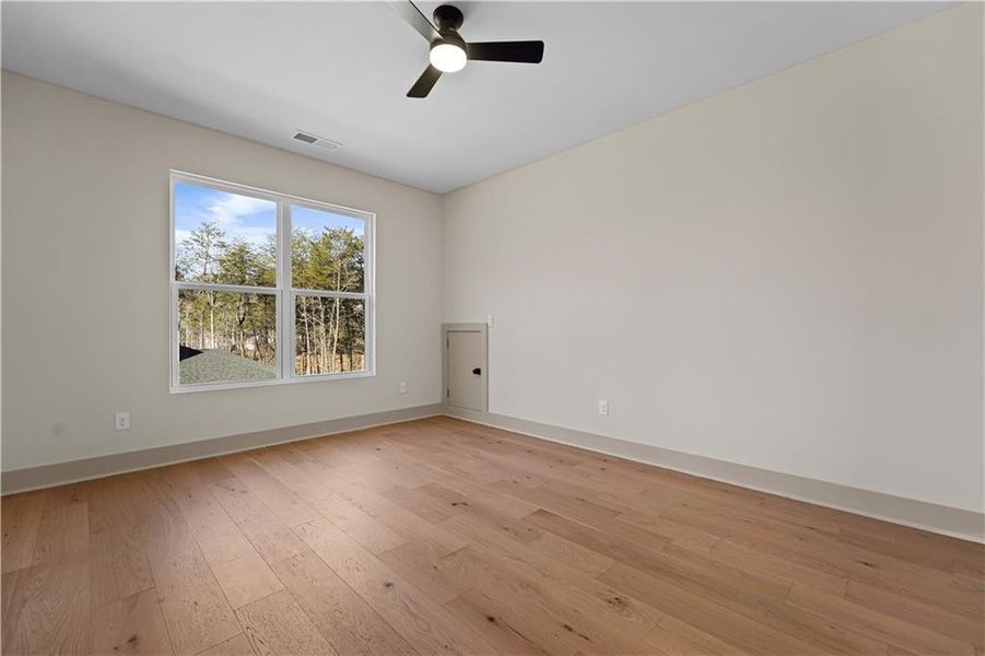 Spacious, unfurnished interior of a new home in , Gainesville (Image 44).