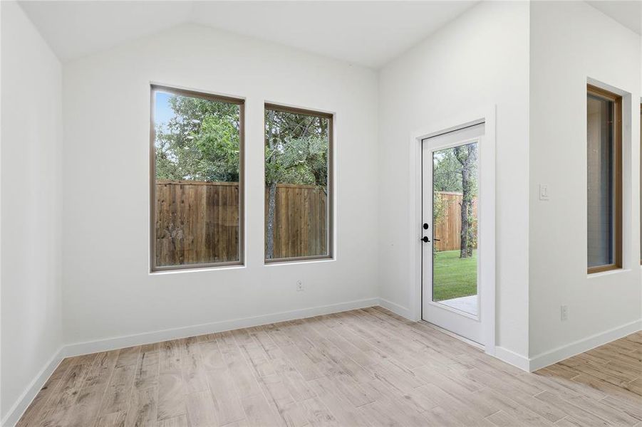Spacious, unfurnished interior of a new home in Meadow Lakes, Fort Worth (Image 22).