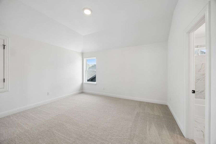 Spacious, unfurnished interior of a new home in Somerset Park, Rockwall (Image 36). Spacious, unfurnished interior of a new home in Somerset Park, Rockwall (Image 36).