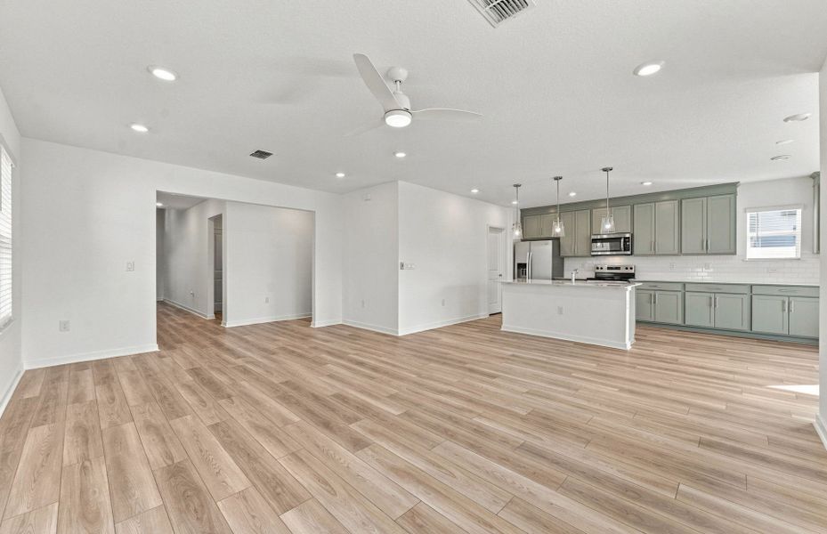 Spacious, unfurnished interior of a new home in Caldera, Spring Hill (Image 17).
