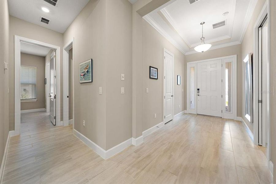 Spacious, unfurnished interior of a new home in Esplanade at Artisan Lakes, Palmetto (Image 24).