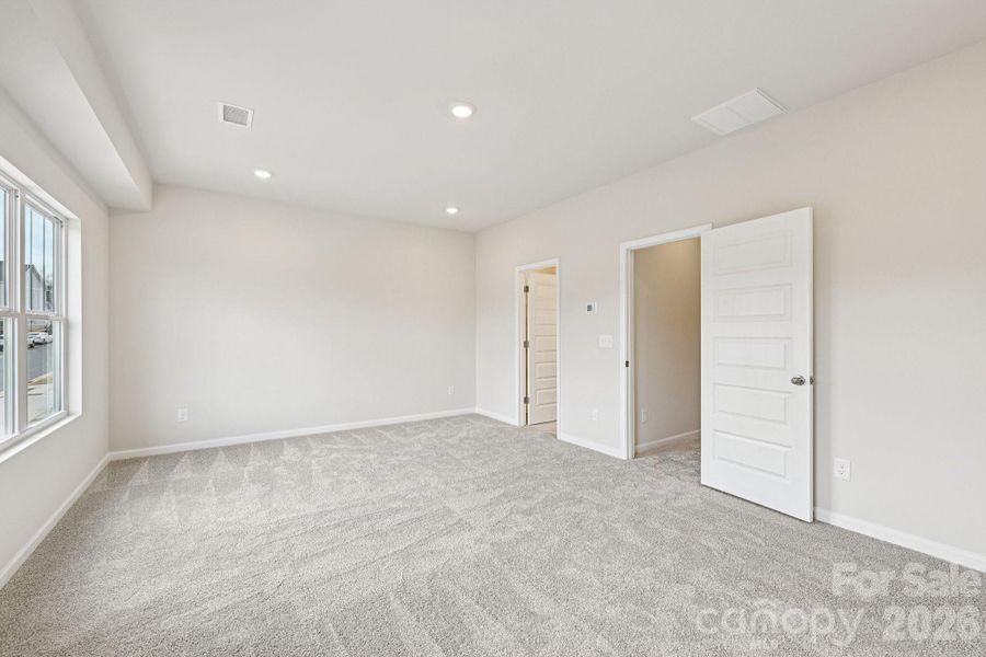 Spacious, unfurnished interior of a new home in Ruby Dixon Crossing, Gastonia (Image 14).