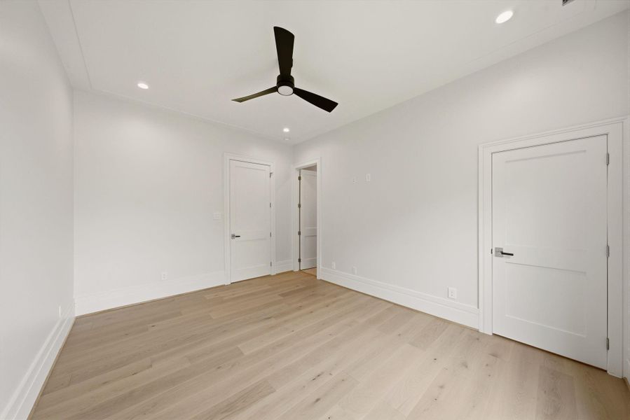 Spacious, unfurnished interior of a new home in , Houston (Image 38).