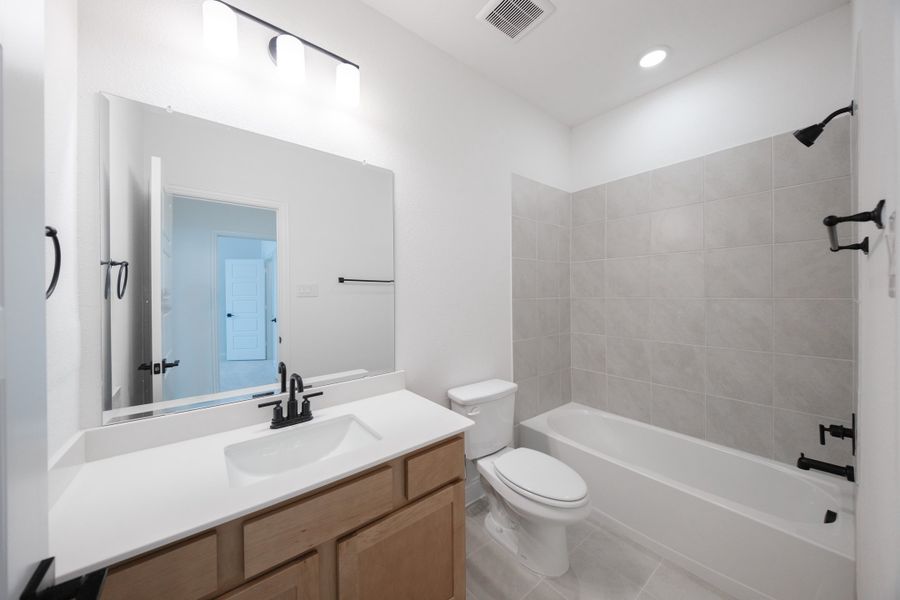 Furnished interior view inside a new home in Bayside, Rowlett (Image 9).
