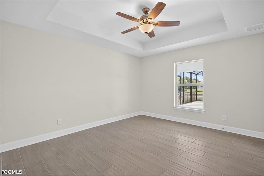 Spacious, unfurnished interior of a new home in Cape Coral, Cape Coral (Image 20).