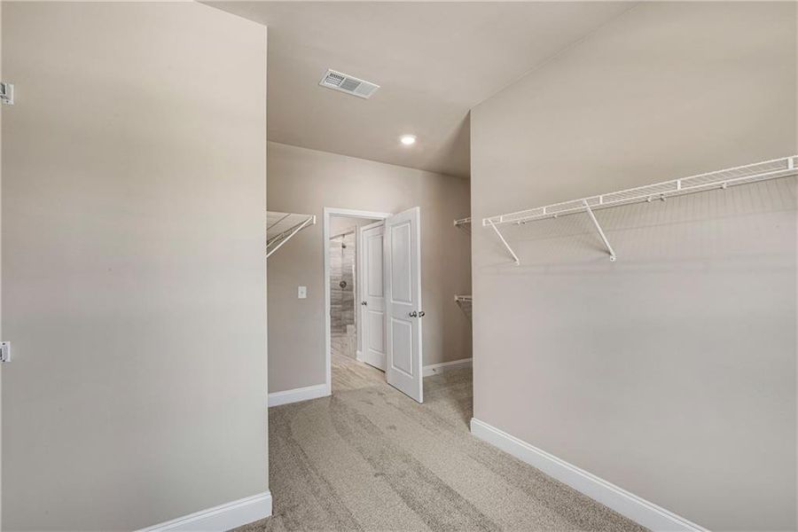 Spacious, unfurnished interior of a new home in Hidden Fields, Hoschton (Image 37).