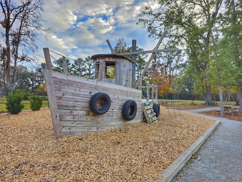 Image 43 of a home in Cordgrass Landing.