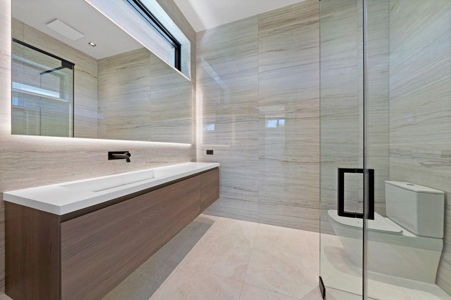 Furnished interior view inside a new home in , Fort Lauderdale (Image 49). Furnished interior view inside a new home in , Fort Lauderdale (Image 49).