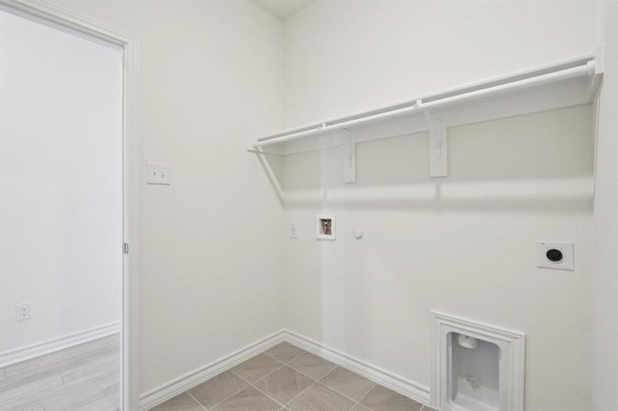 Spacious, unfurnished interior of a new home in Heartland Signature, Crandall (Image 15).