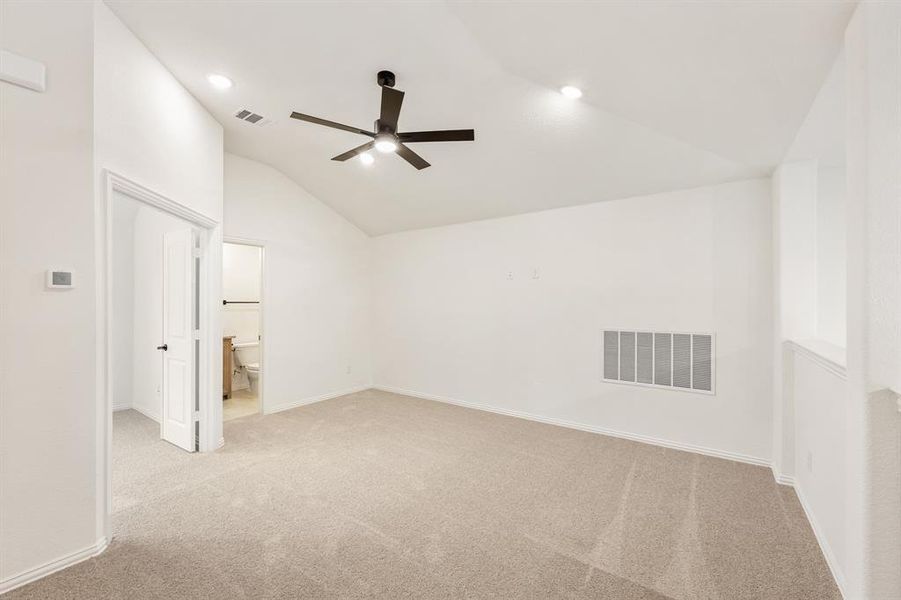 Spacious, unfurnished interior of a new home in Waterscape, Royse City (Image 28). Spacious, unfurnished interior of a new home in Waterscape, Royse City (Image 28).