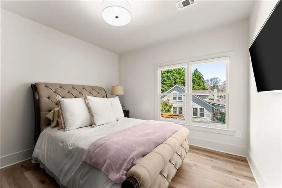 Furnished interior view inside a new home in , Gainesville (Image 13).