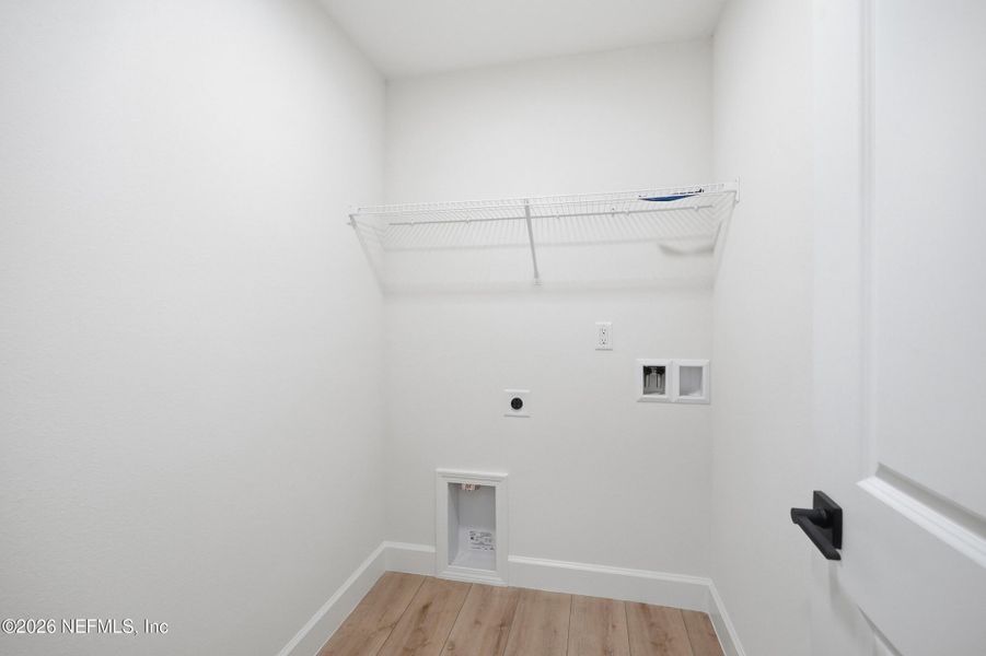 Spacious, unfurnished interior of a new home in , Jacksonville (Image 27).