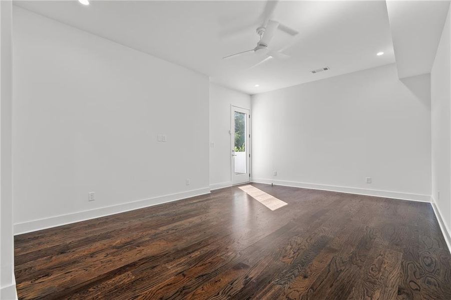 Spacious, unfurnished interior of a new home in , Atlanta (Image 21).