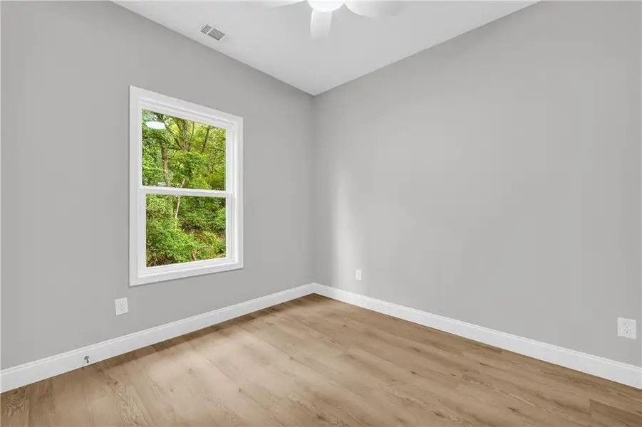 Spacious, unfurnished interior of a new home in , Franklin Springs (Image 27).