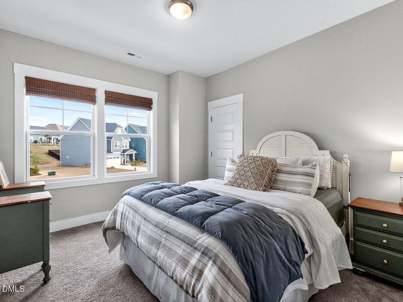 027-1280x960-bedroom