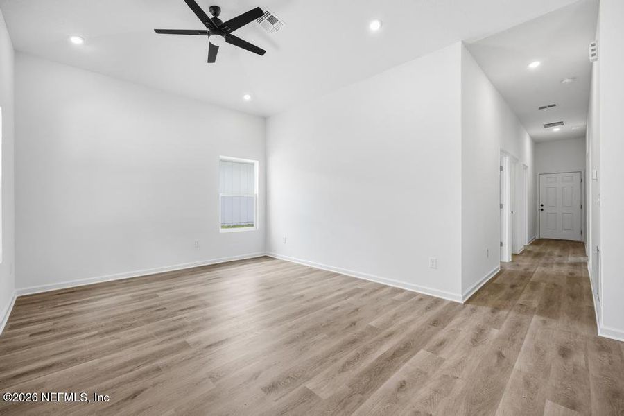 Spacious, unfurnished interior of a new home in , Jacksonville (Image 21).