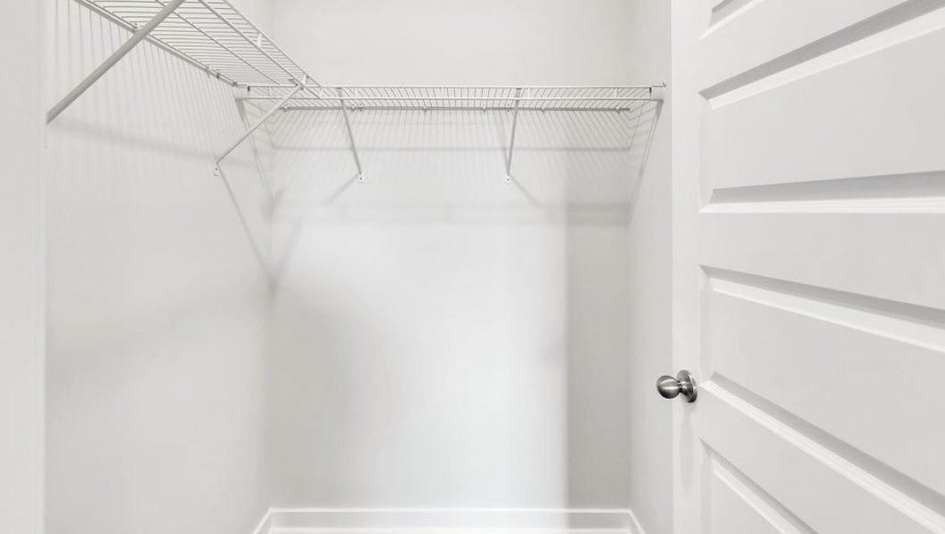 Spacious, unfurnished interior of a new home in Eagle Creek, Bolivia (Image 26).