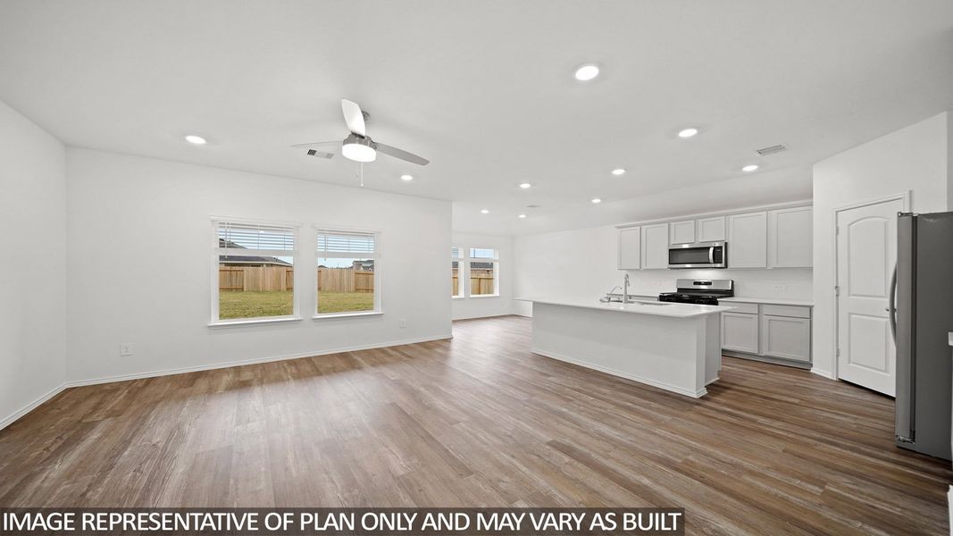Spacious, unfurnished interior of a new home in Porters Mill, New Caney (Image 11).