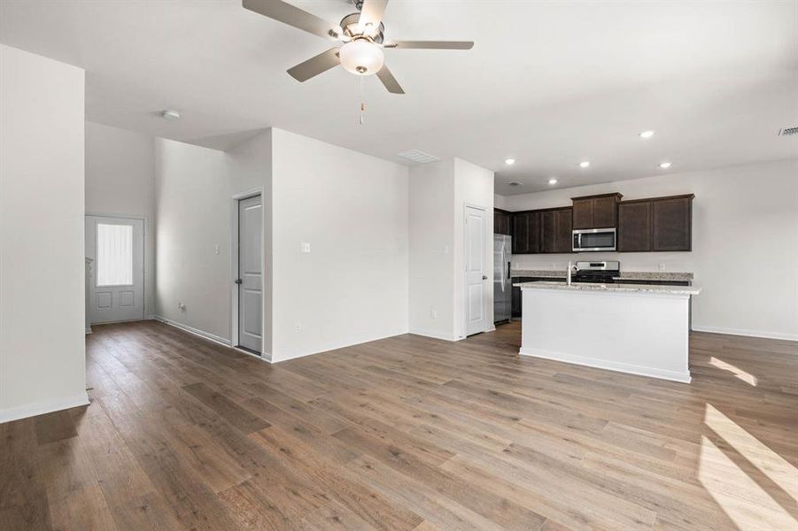 Spacious, unfurnished interior of a new home in Big Sky Estates, Ponder (Image 6).