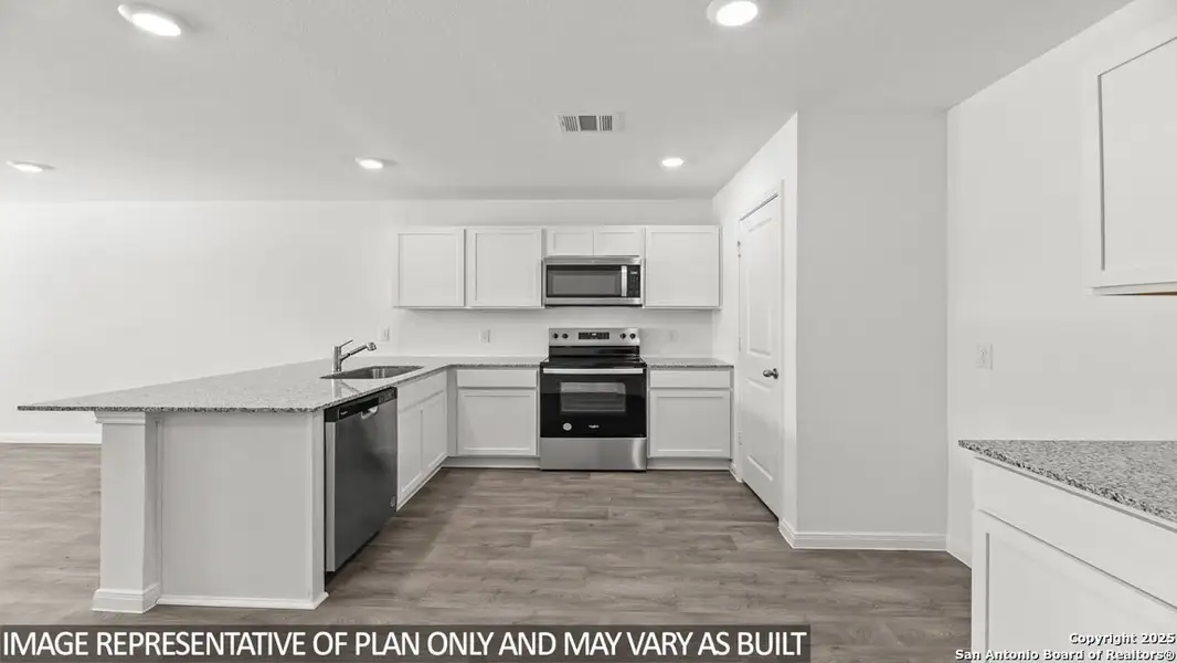 Furnished interior view inside a new home in Sonora, San Antonio (Image 4).
