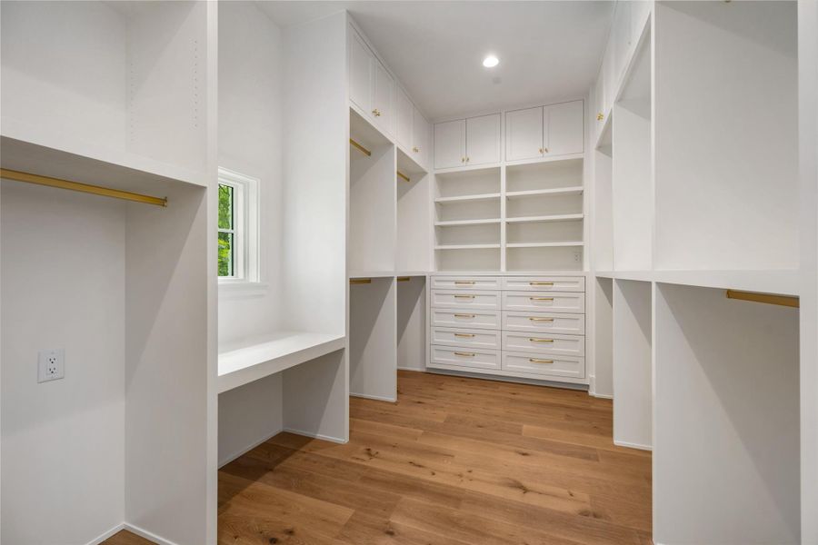 Spacious, unfurnished interior of a new home in , Houston (Image 19).