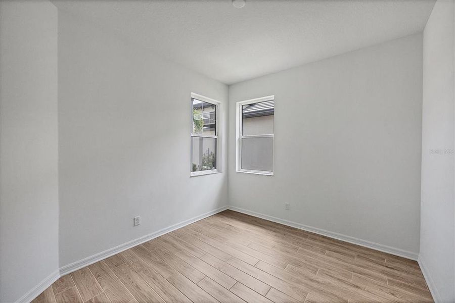 Spacious, unfurnished interior of a new home in Sweetwater at Lakewood Ranch, Bradenton (Image 19).