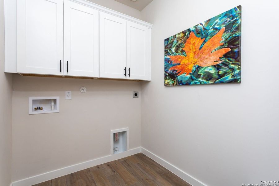 Spacious, unfurnished interior of a new home in Hunter's Ranch, San Antonio (Image 18). Spacious, unfurnished interior of a new home in Hunter's Ranch, San Antonio (Image 18).