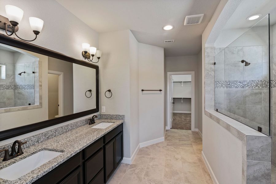 The Gunderson - Owners Bath The Gunderson - Owners Bath