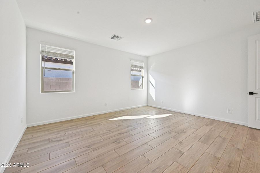 31-web-or-mls-W Buist Ave-S1001-031