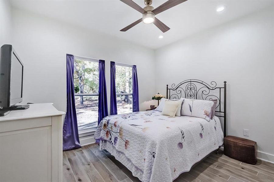 Furnished interior view inside a new home in , Brookeland (Image 8).