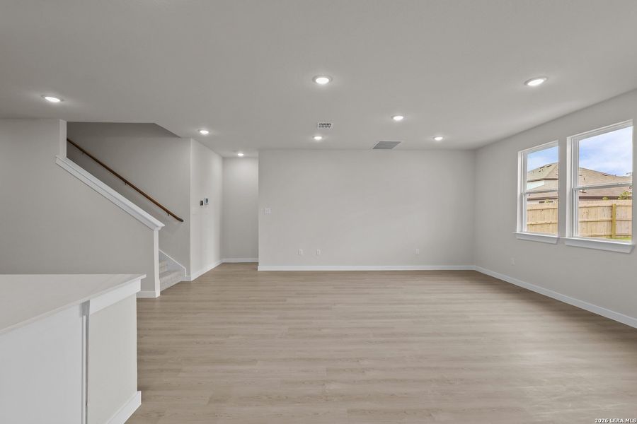 Spacious, unfurnished interior of a new home in Cinco Lakes, San Antonio (Image 23). Spacious, unfurnished interior of a new home in Cinco Lakes, San Antonio (Image 23).