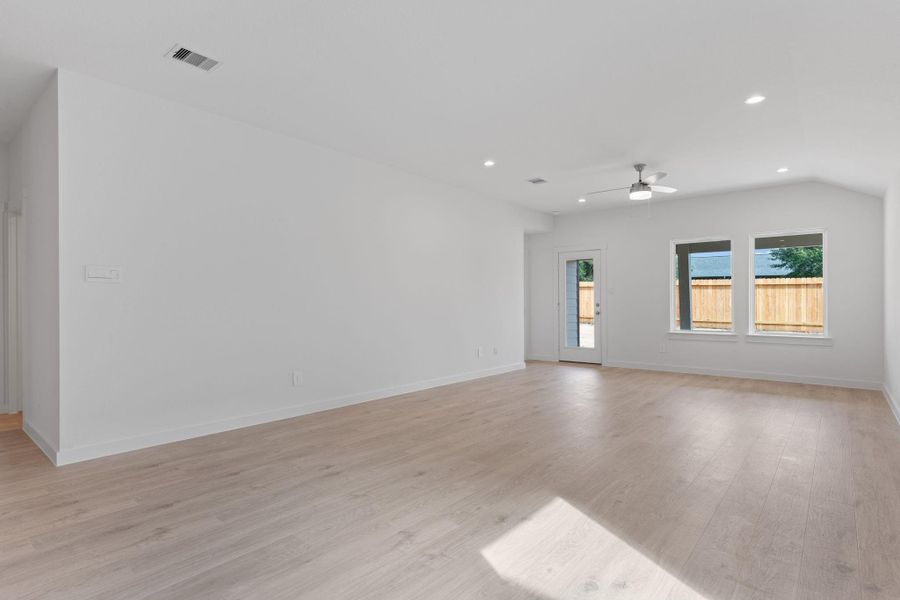 *Images and 3D tour are for illustration only and options may vary from home as built. *Images and 3D tour are for illustration only and options may vary from home as built.