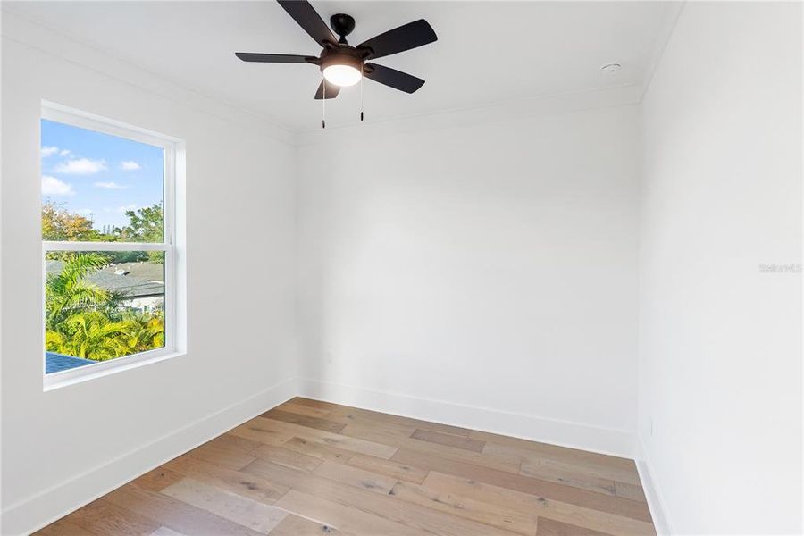 Spacious, unfurnished interior of a new home in , Sarasota (Image 51).