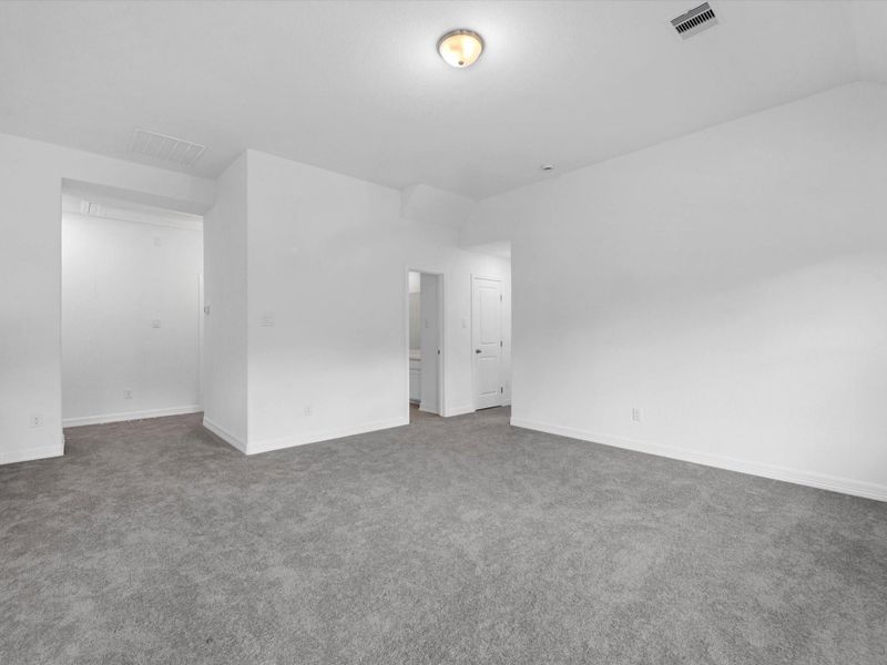 Spacious, unfurnished interior of a new home in Spring Creek Trails, Magnolia (Image 16). Spacious, unfurnished interior of a new home in Spring Creek Trails, Magnolia (Image 16).