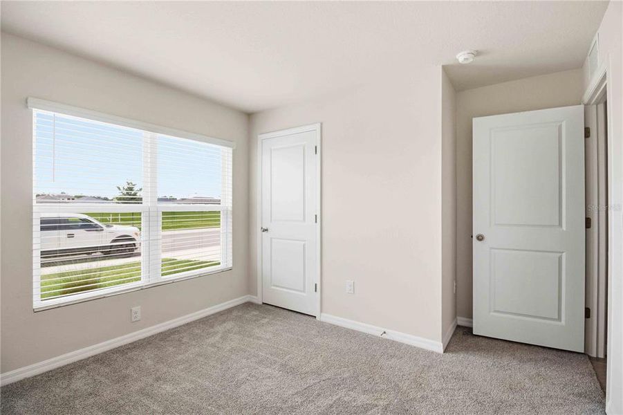 Spacious, unfurnished interior of a new home in Mandarin Grove, Palmetto (Image 21).