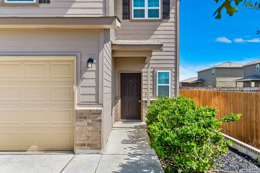 Exterior details and patio area of a home in Cinco Lakes, San Antonio (Image 18). Exterior details and patio area of a home in Cinco Lakes, San Antonio (Image 18).