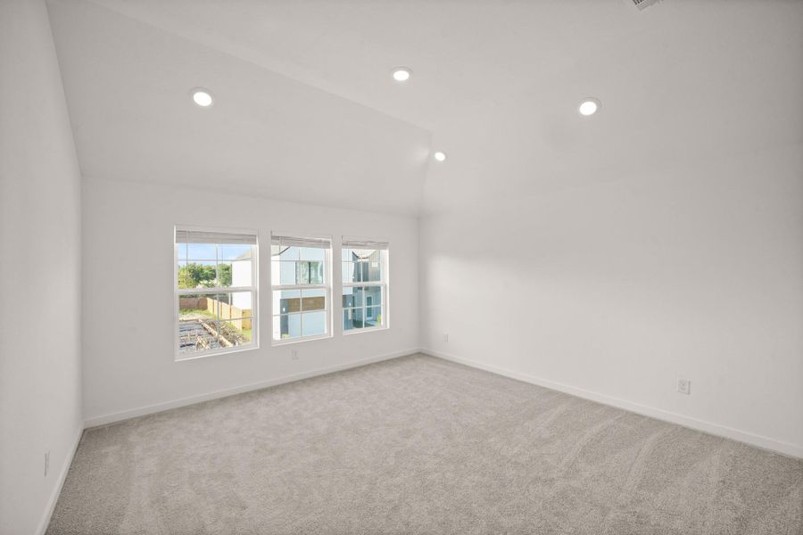 Spacious, unfurnished interior of a new home in Piccolina, Houston (Image 21).