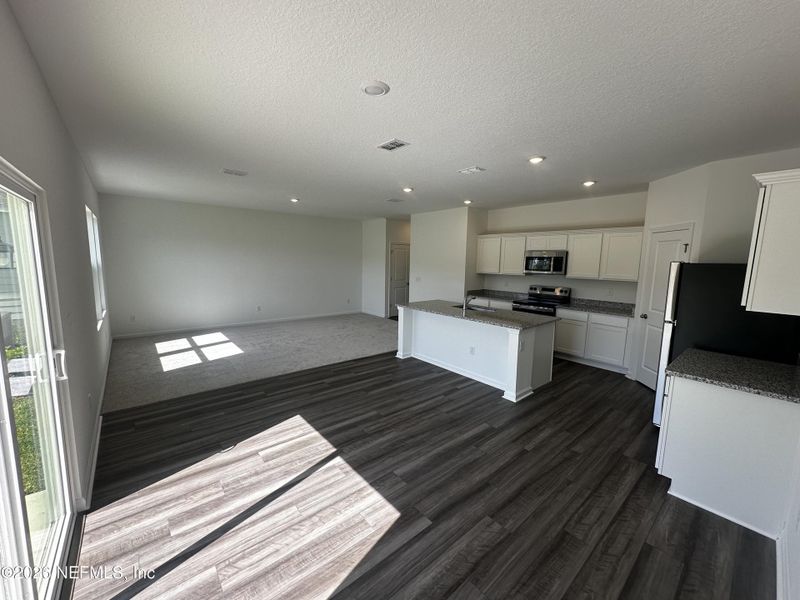 Spacious, unfurnished interior of a new home in , Palm Coast (Image 18).