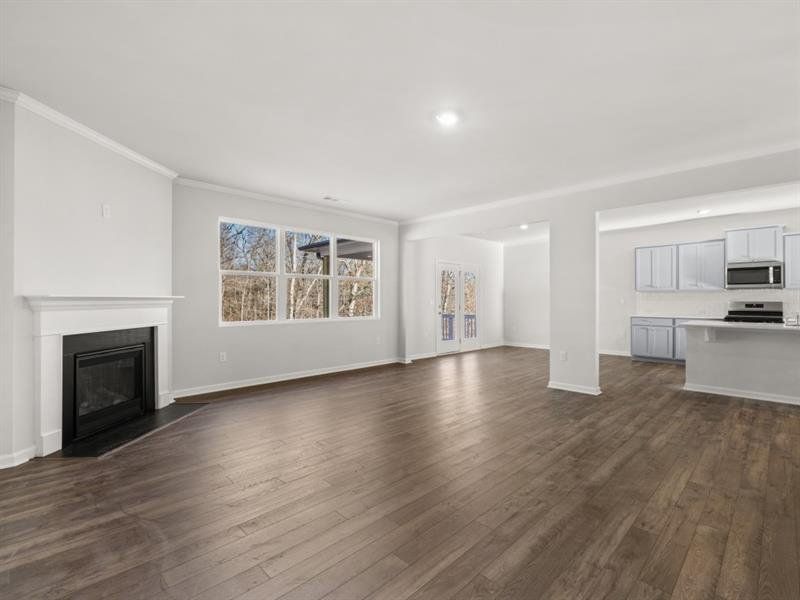 Spacious, unfurnished interior of a new home in Falcon Landing, Gainesville (Image 19).