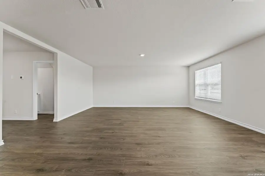Spacious, unfurnished interior of a new home in Steele Creek, Cibolo (Image 23).