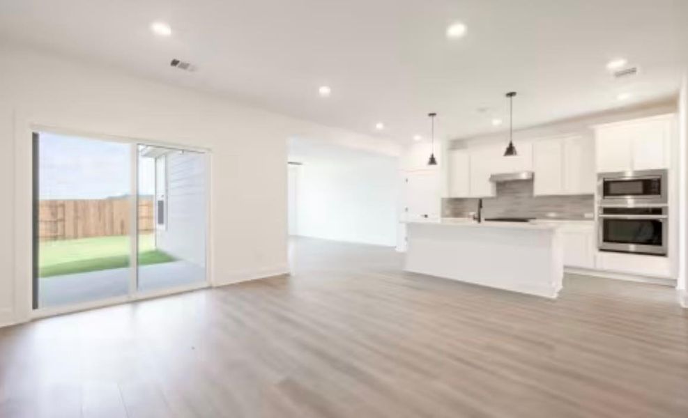 Spacious, unfurnished interior of a new home in , Kyle (Image 9).