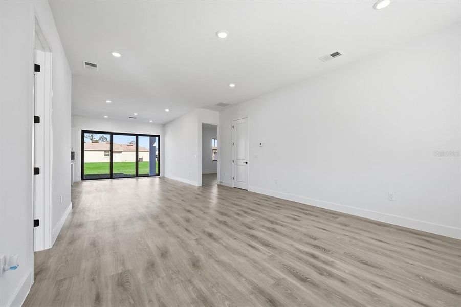 Spacious, unfurnished interior of a new home in , Ocala (Image 40).