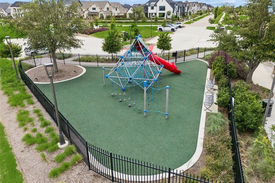 Community amenities in Fields Villas - Darling Homes, Frisco (Image 35).