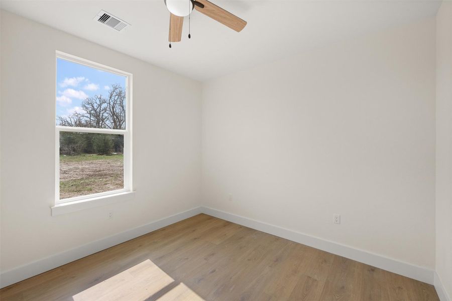 Spacious, unfurnished interior of a new home in , Bedias (Image 17).