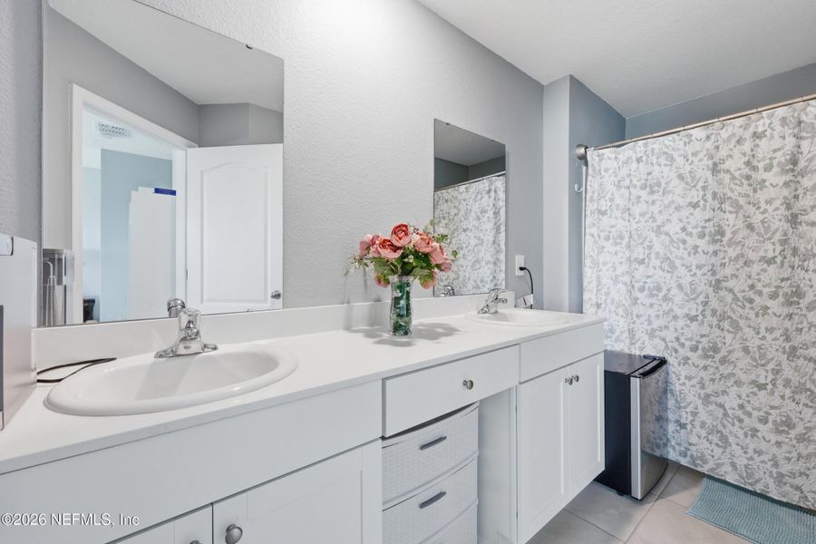 Furnished interior view inside a new home in , St. Augustine (Image 30).