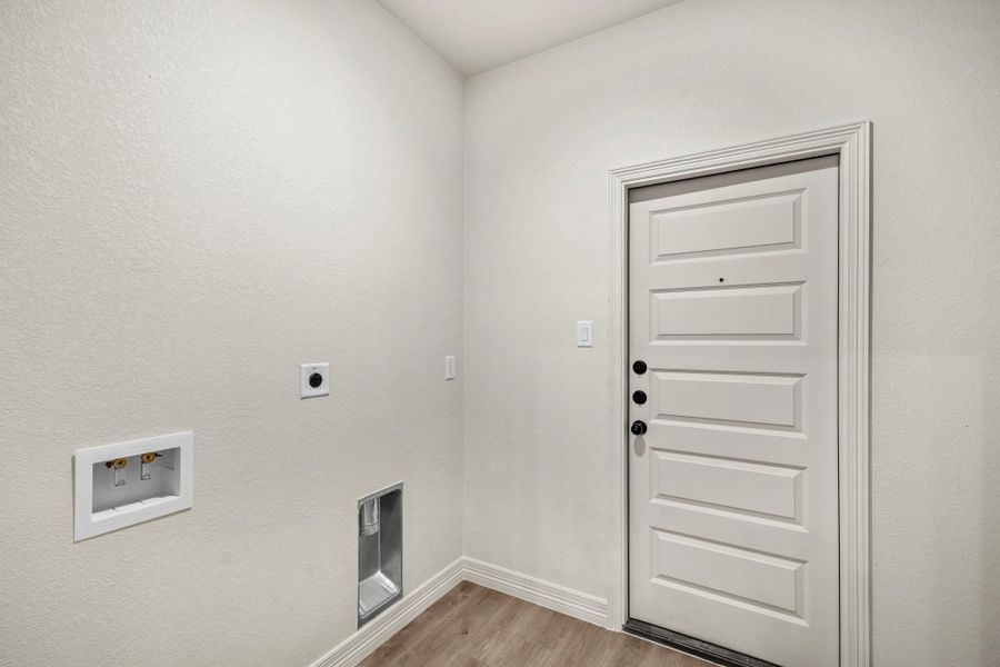 Spacious, unfurnished interior of a new home in , Killeen (Image 12). Spacious, unfurnished interior of a new home in , Killeen (Image 12).