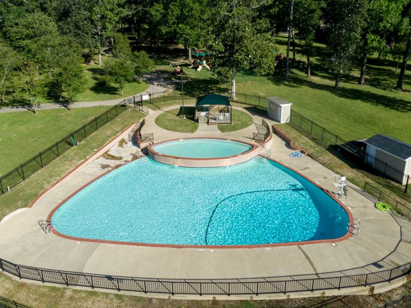 Community amenities in , Huntsville (Image 32).