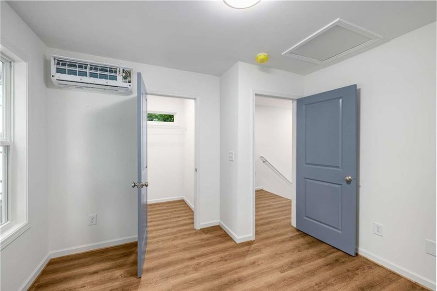 Spacious, unfurnished interior of a new home in , Atlanta (Image 27). Spacious, unfurnished interior of a new home in , Atlanta (Image 27).