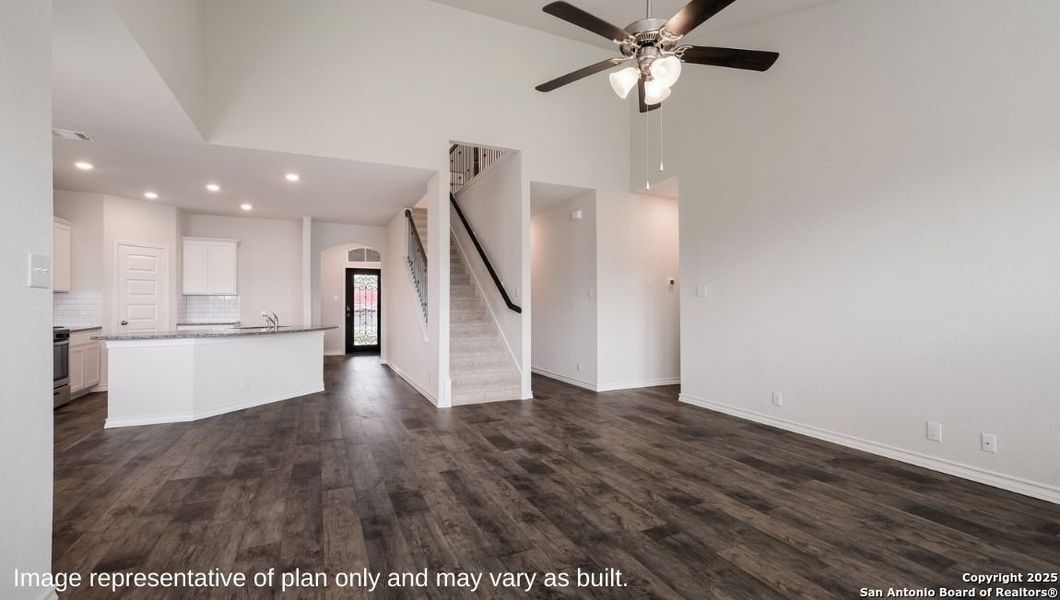 Spacious, unfurnished interior of a new home in Brookstone Creek, San Antonio (Image 11).